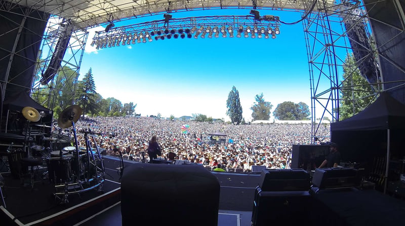 2504 img taupo town music event culture art summer crowd music festival band large 2580x1440
